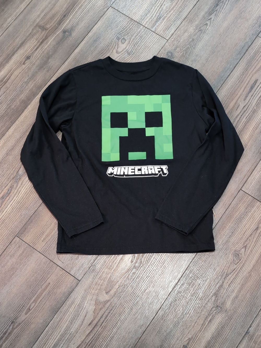 Minecraft Creeper Black Long Sleeve Tee Small